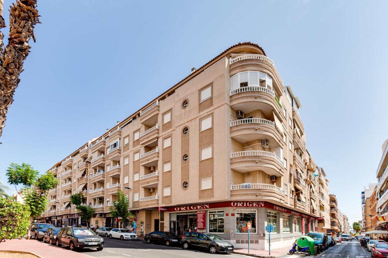 Apartamento Caballero De Rodas Torrevieja Luaran gambar