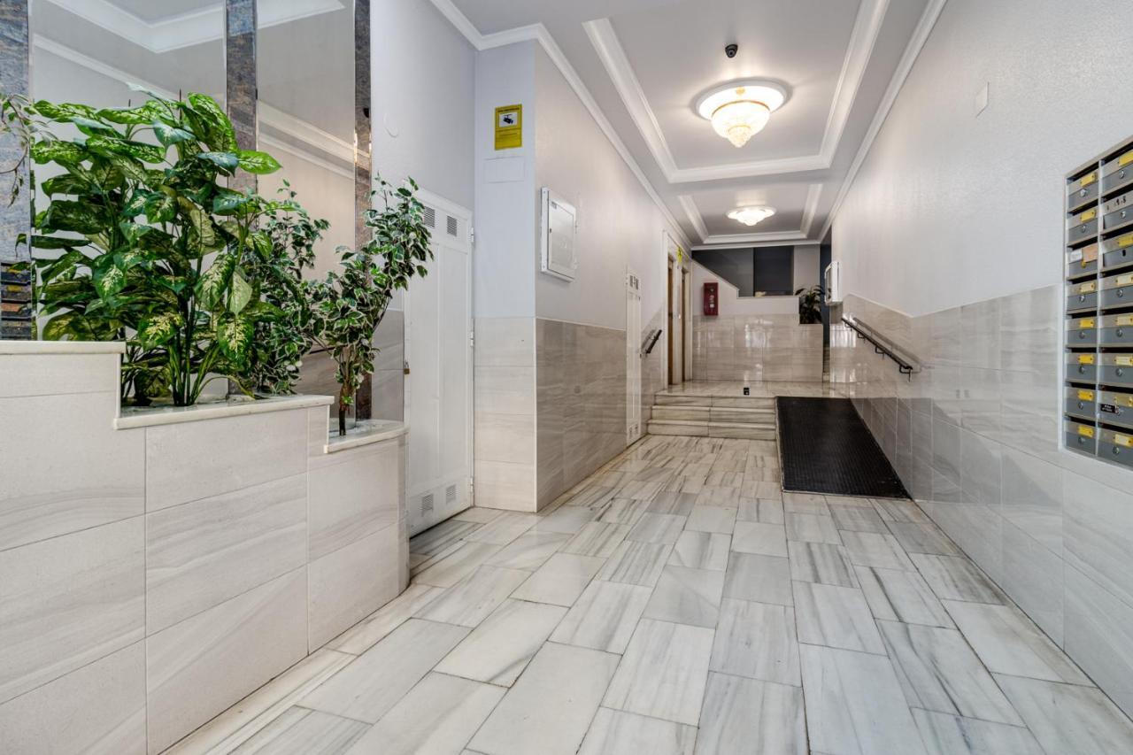 Apartamento Caballero De Rodas Torrevieja Luaran gambar