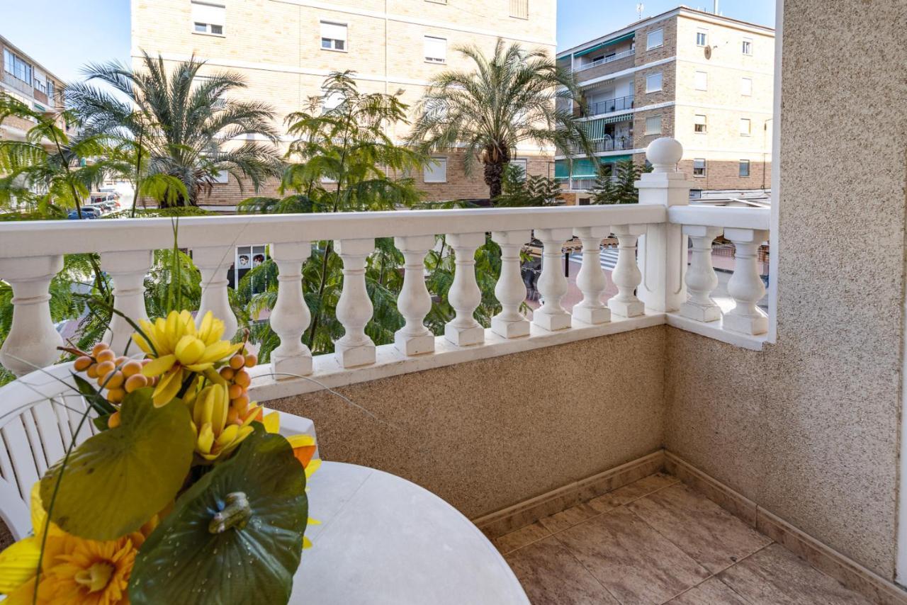 Apartamento Caballero De Rodas Torrevieja Luaran gambar