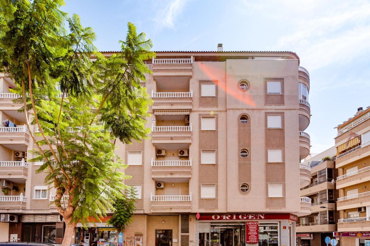 Apartamento Caballero De Rodas Torrevieja Luaran gambar